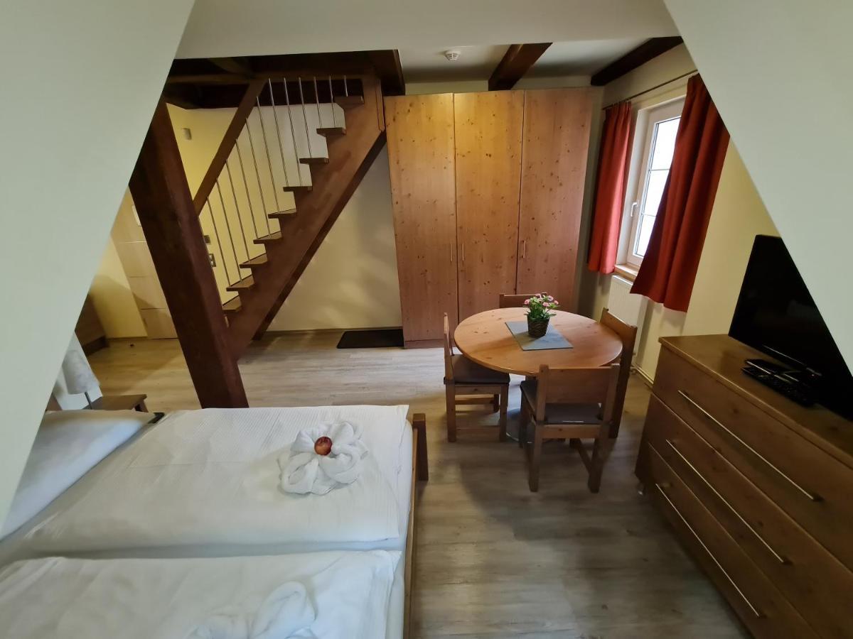 Pension Pstruzi Abertamy Buitenkant foto